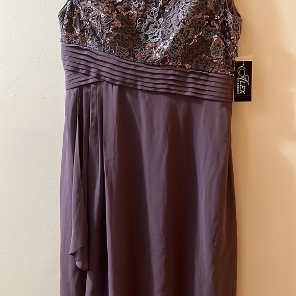 Alex Evenings Women's Sequined-Lace A-Line Dress Empire Waist Lilac Sleeveless 8 - Picture 5 of 10